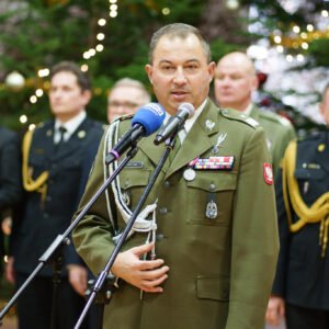 Przedstawiciele służb mundurowych biorący udział w spotkaniu opłatkowym