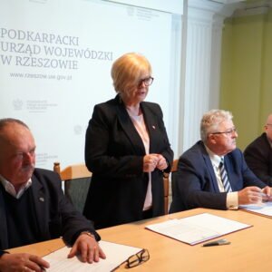 Wojewoda podkarpacki Teresa Kubas-Hul podczas posiedzenia