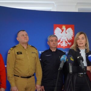 Uczestnicy konferencji prasowej wojewody