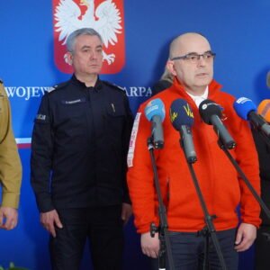 Uczestnicy konferencji prasowej wojewody