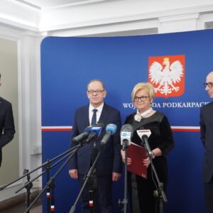 Wojewoda podkarpacki Teresa Kubas-Hul podczas konferencji prasowej