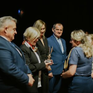 Uczestnicy gali harcerskiej