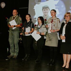 Uczestnicy gali harcerskiej