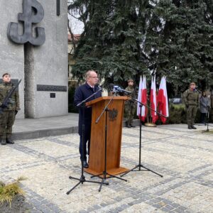 Wicewojewoda podkarpacki Wiesław Buż podczas przewmówienia