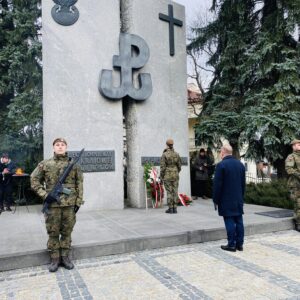 Uczestnicy obchodów rocznicy powstania Armii Krajowej