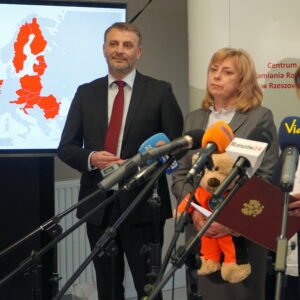 Uczestnicy obchodów 112