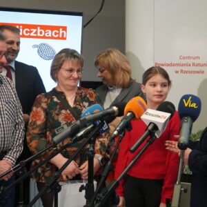 Uczestnicy obchodów 112