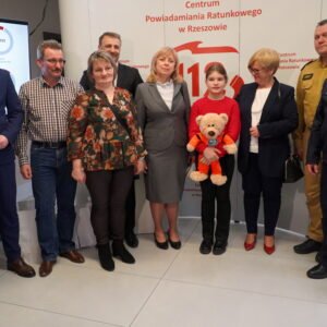 Uczestnicy obchodów 112