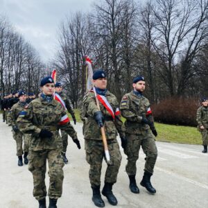 Uczestnicy uroczystości upamiętniających 84. rocznicę masowej deportacji Polaków na Sybir