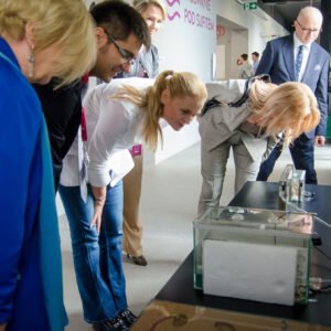 Uczestnicy spotkania z minister edukacji Barbarą Nowacką