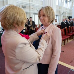 Wojewoda podkarpacki Teresa Kubas-Hul wręcza odznaczenia państwowe
