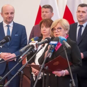 Uczestnicy konferencji prasowej wojewody