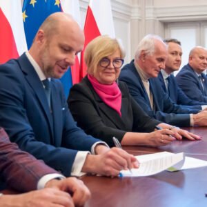 Uczestnicy konferencji prasowej wojewody