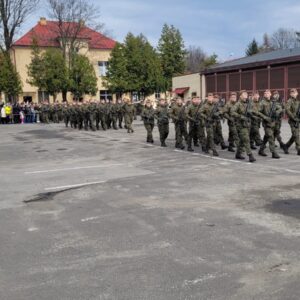 Żołnierze podczas uroczystej przysięgi