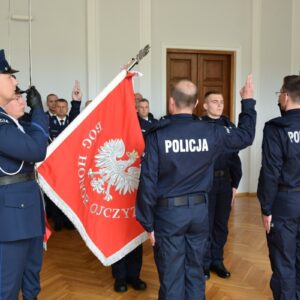 Uczestnicy uroczystego ślubowania policjantów