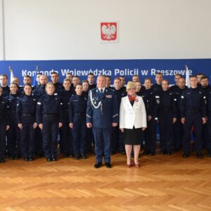Uczestnicy uroczystego ślubowania policjantów