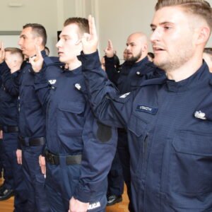 Uczestnicy uroczystego ślubowania policjantów