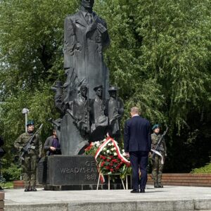 Uczestnicy uroczystości patriotycznych