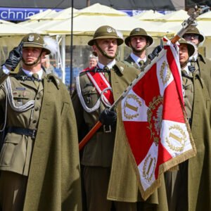 Uczestnicy uroczystości z okazji Święta Konstytucji 3 maja