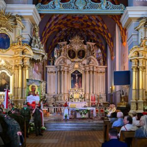 Uczestnicy uroczystości z okazji Święta Konstytucji 3 maja