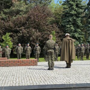 Uczestnicy uroczystości patriotycznych