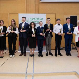 Uczestnicy gali laureatów konkursów przedmiotowych
