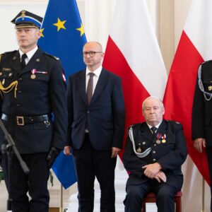 Uczestnicy uroczystości strażackich