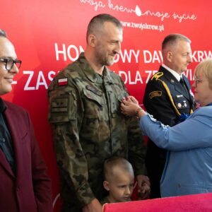 Uczestnicy uroczystości z okazji święta krwiodawców
