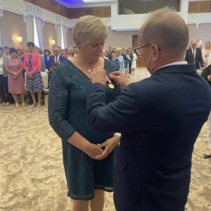 Uczestnicy uroczystości wręczenia odznaczeń w Przemyślu