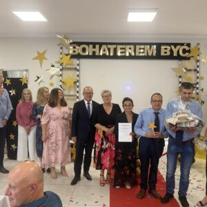 Uczestnicy gali filmowej podsumowującej konkurs dla środowiskowych domów samopomocy