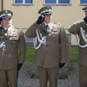 Uczestnicy uroczystości przekazania obowiązków komendantowi Straży Granicznej