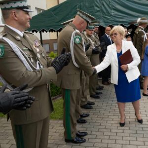 Uczestnicy uroczystości przekazania obowiązków komendantowi Straży Granicznej