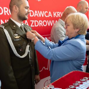 Uczestnicy uroczystości z okazji święta krwiodawców