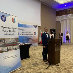 Uczestnicy uroczystości wręczenia odznaczeń w Przemyślu