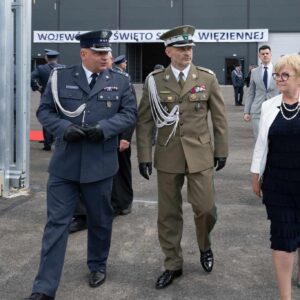 Uczestnicy uroczystości z okazji wojewódzkiego święta służby więzienne