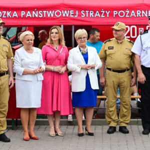 Uczestnicy zawodów strażackich