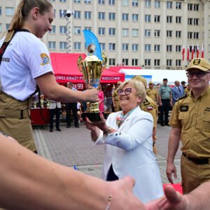 Uczestnicy zawodów strażackich