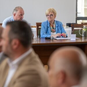 Uczestnicy wyjazdowego posiedzenia komisji sejmowej