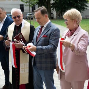 Uczestnicy otwarcia Jarosławskiego Centrum Zdrowia Psychicznego