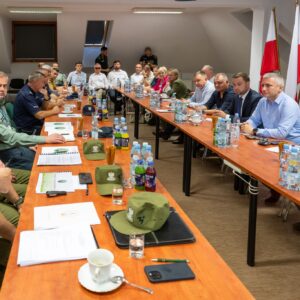 Uczestnicy wyjazdowego posiedzenia komisji sejmowej