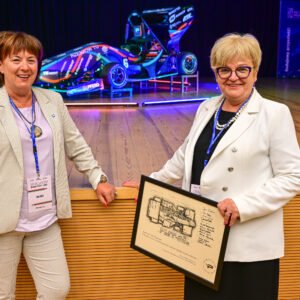Studenckie Koło Naukowe PRz Racing Team działające na Politechnice Rzeszowskiej zaprezentowało swoją najnowszą konstrukcję. To elektryczny bolid PMT-06E.