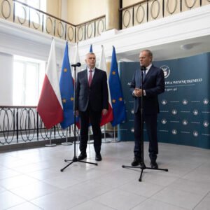 Wspólna konferencja prasowa ministra Tomasza Siemoniaka i premiera Donalda Tuska w Rzeszowie na temat przywrócenia 10 delegatur Agencji Bezpieczeństwa Wewnętrznego.