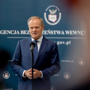 Wspólna konferencja prasowa ministra Tomasza Siemoniaka i premiera Donalda Tuska w Rzeszowie na temat przywrócenia 10 delegatur Agencji Bezpieczeństwa Wewnętrznego.