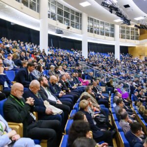 Widok sali oraz uczestników jednego z paneli podczas Europejskiego Forum Rolniczego w Jasionce.