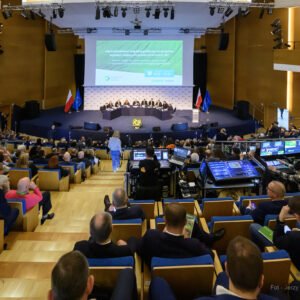 Widok sali oraz uczestników jednego z paneli podczas Europejskiego Forum Rolniczego w Jasionce.
