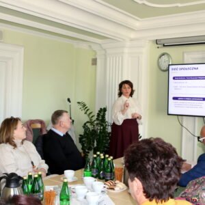 Uczestnicy spotkania zespołu ekspertów do spraw polityki senioralnej