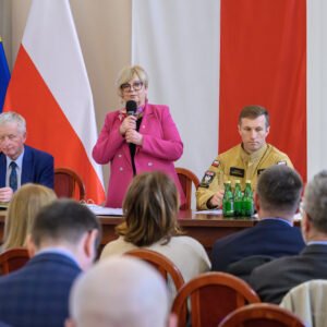 Uczestnicy spotkania dotyczącego obrony cywilnej