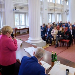 Uczestnicy spotkania dotyczącego obrony cywilnej