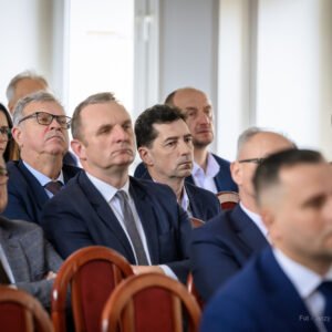 Uczestnicy spotkania w PUW na temat finansowania samorządowych projektów w zakresie klimatu i środowiska.
