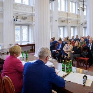Uczestnicy spotkania dotyczącego obrony cywilnej